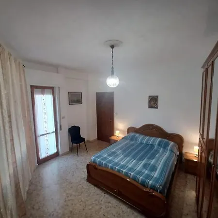 La Del Mare Bed & Breakfast